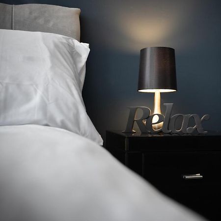 Boutique Family Apartment In Celebrity Village. Barnt Green المظهر الخارجي الصورة