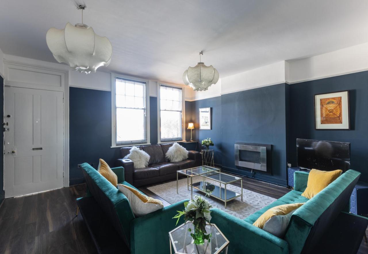 Boutique Family Apartment In Celebrity Village. Barnt Green المظهر الخارجي الصورة