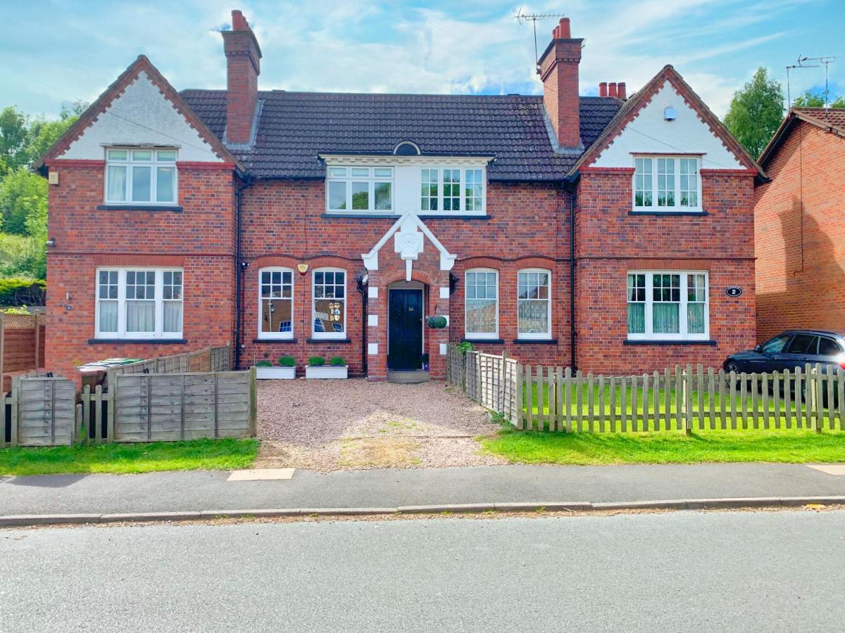 Boutique Family Apartment In Celebrity Village. Barnt Green المظهر الخارجي الصورة