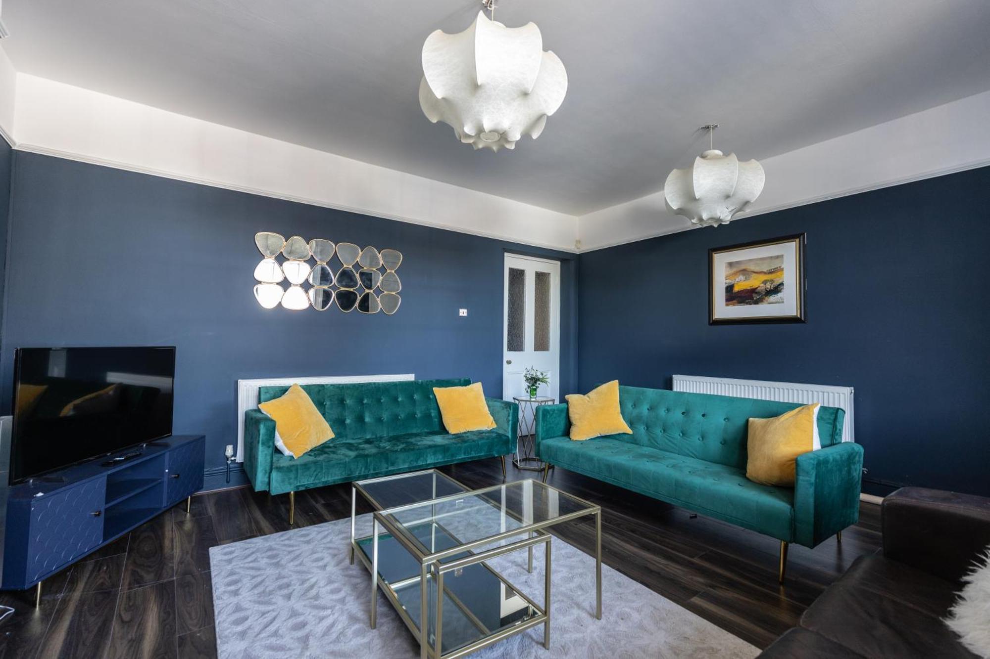 Boutique Family Apartment In Celebrity Village. Barnt Green المظهر الخارجي الصورة