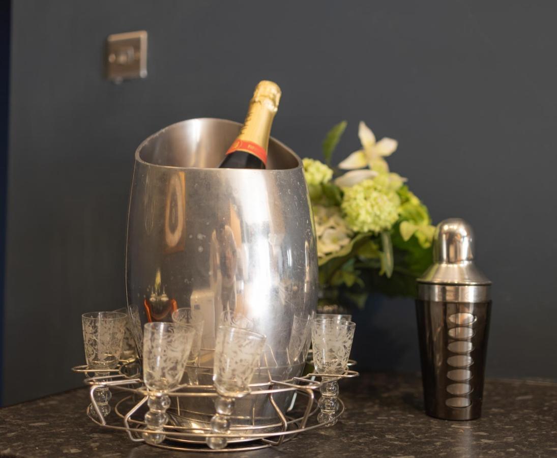Boutique Family Apartment In Celebrity Village. Barnt Green المظهر الخارجي الصورة